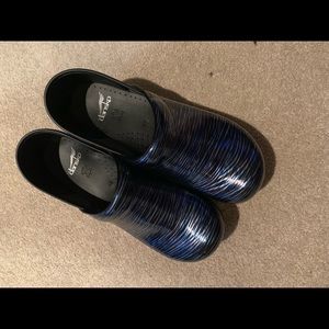 Dansko clogs size 40. Excellent condition!
